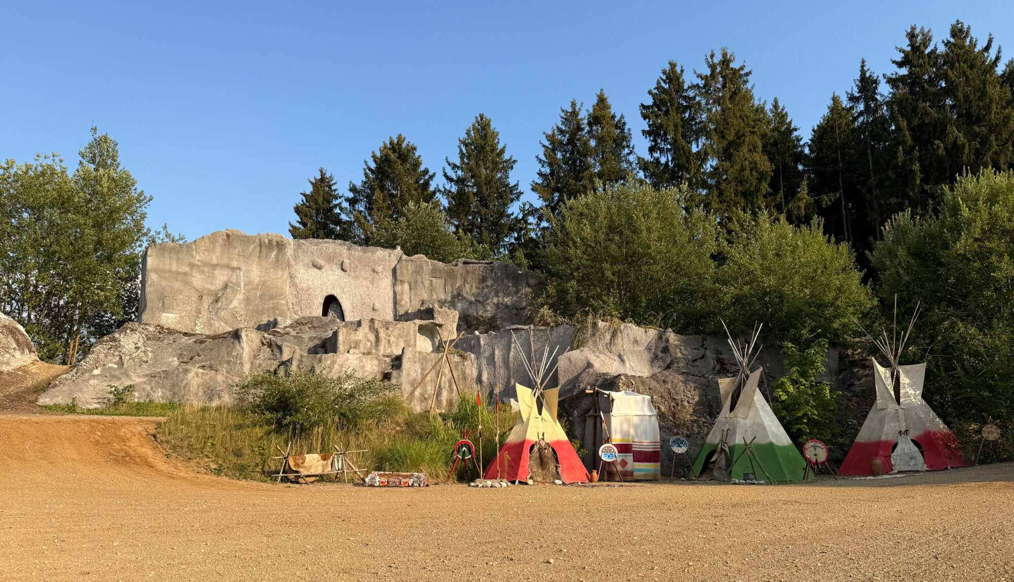 Festspiele Burgrieden im Sommer 2026 (leere Bühne) / Foto: KARL MAY & Co. / Margref